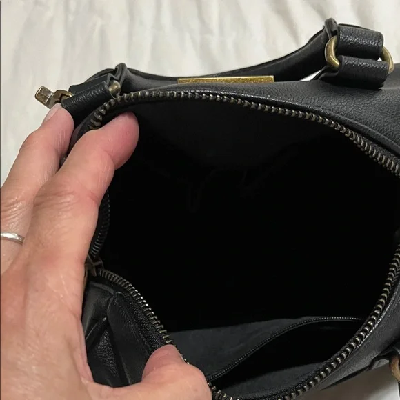 FRYE AND CO. Black Crossbody Bag - Picture 7 of 8